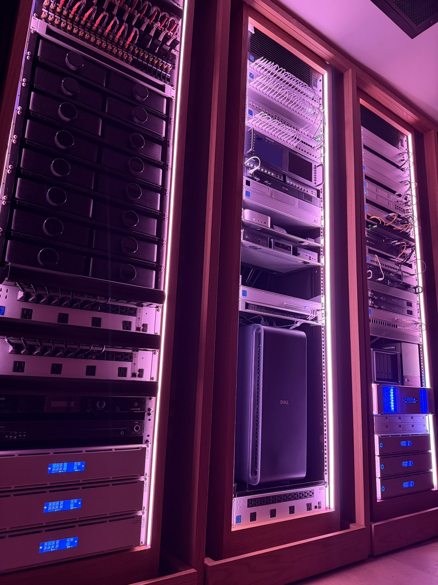 Tobi Lutke Rack Cellar rig photo